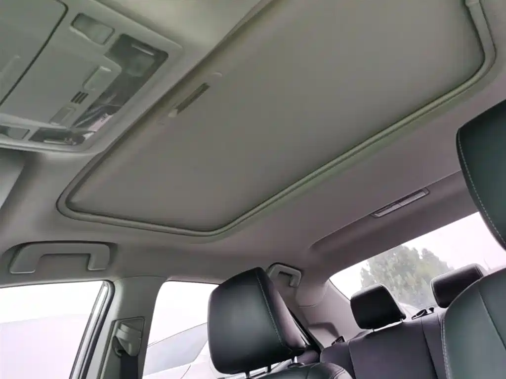 Toyota Corolla 2017 — фото 18