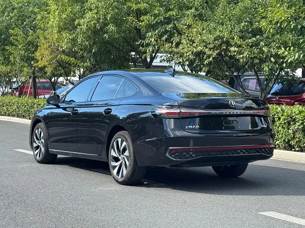 Volkswagen Passat 2024