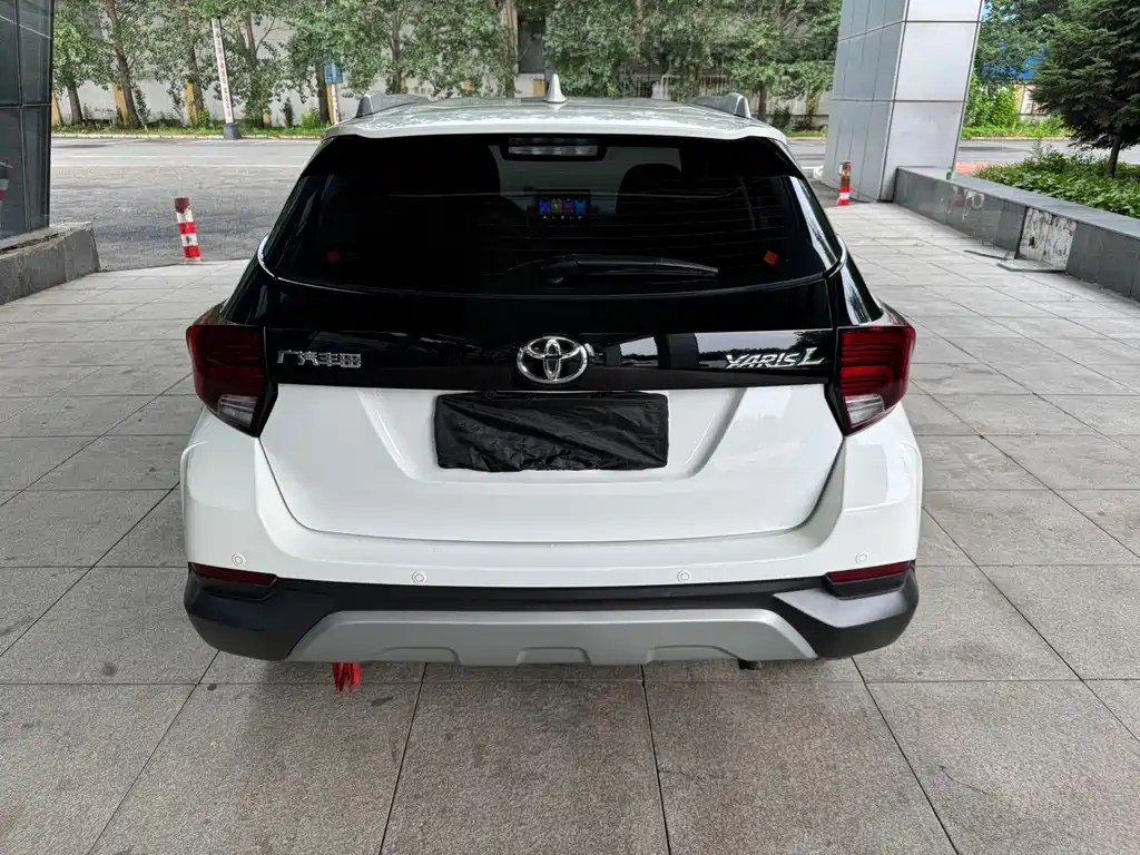 Toyota Yaris L 2022