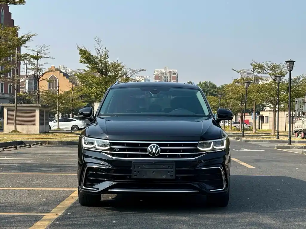 Volkswagen Tiguan L 2022 — фото 2