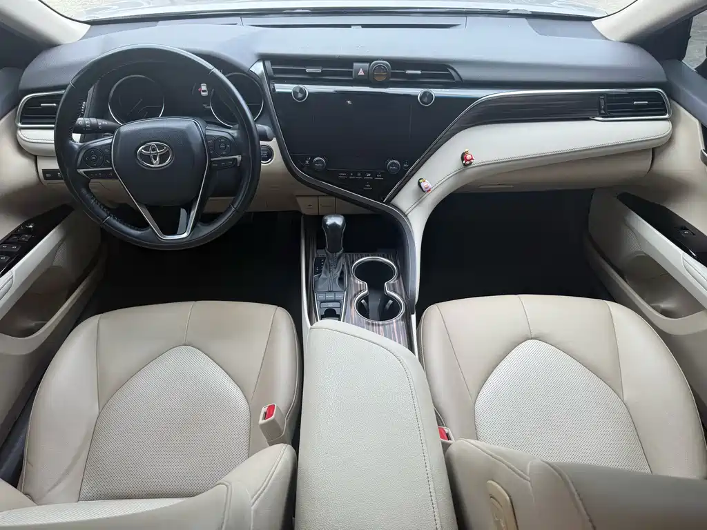 Toyota Camry 2019