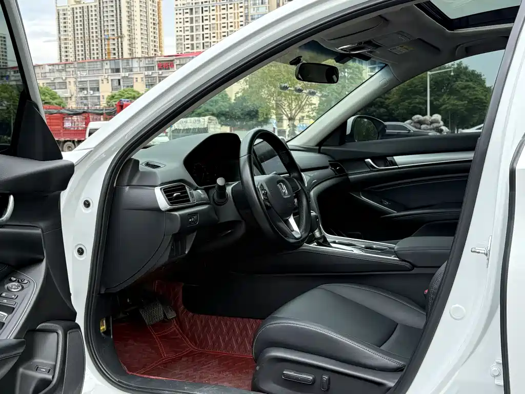 Honda Accord 2022 — фото 11
