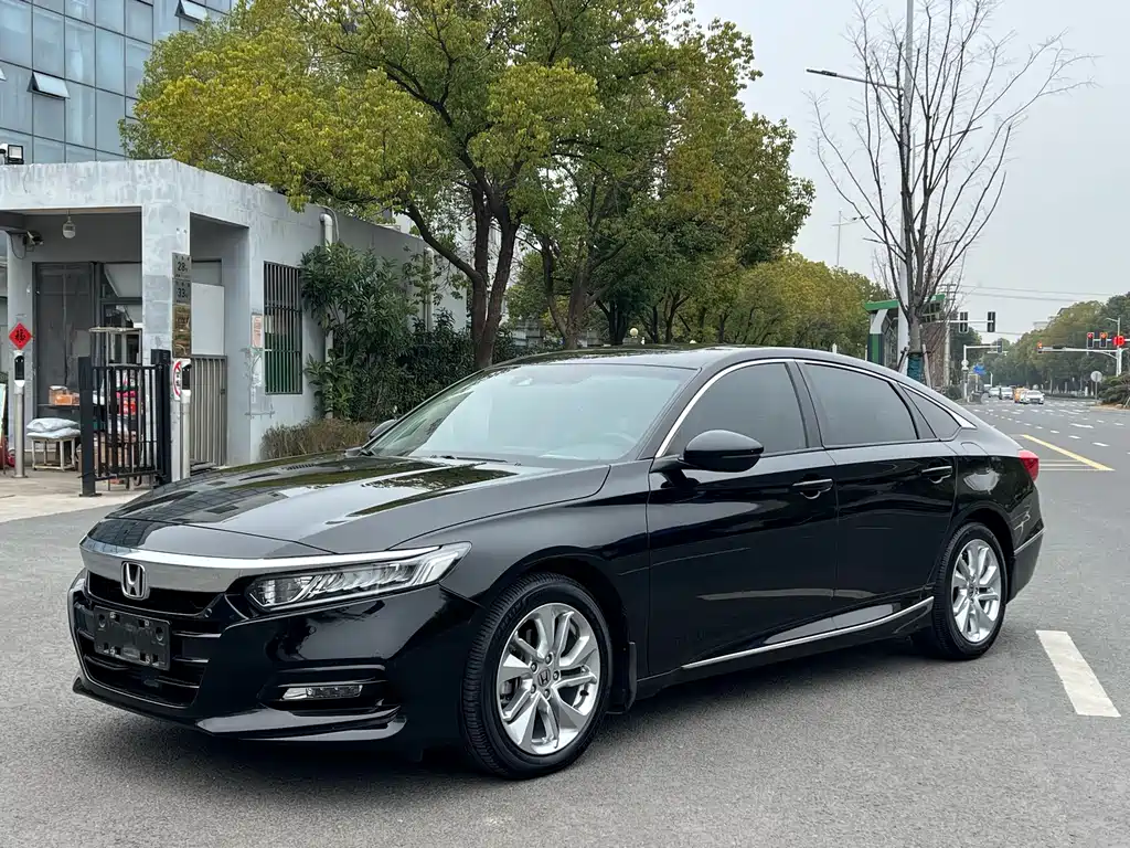 Honda Accord 2020 — фото 1