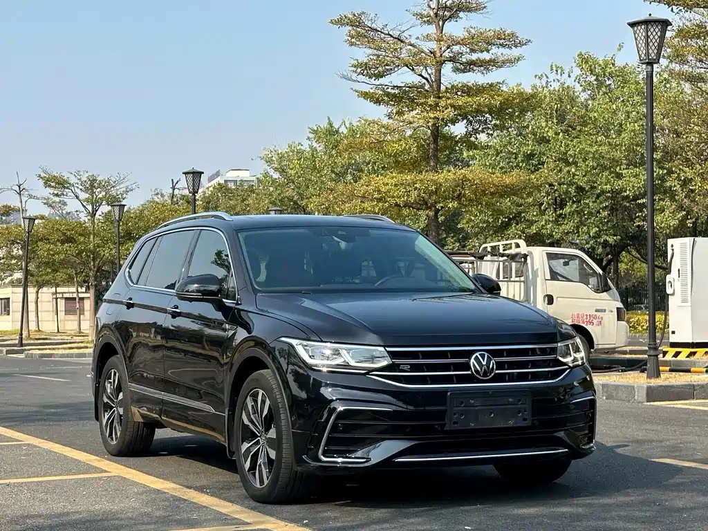 Volkswagen Tiguan L 2022 — фото 3