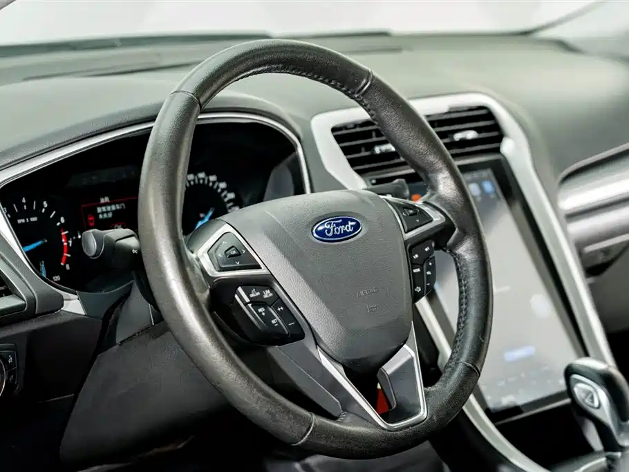 Ford Mondeo 2016 — фото 10