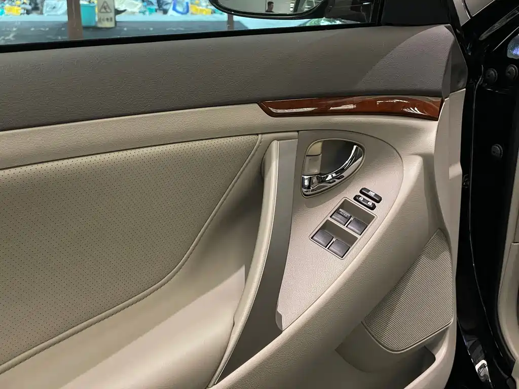 Toyota Camry 2013 — фото 20