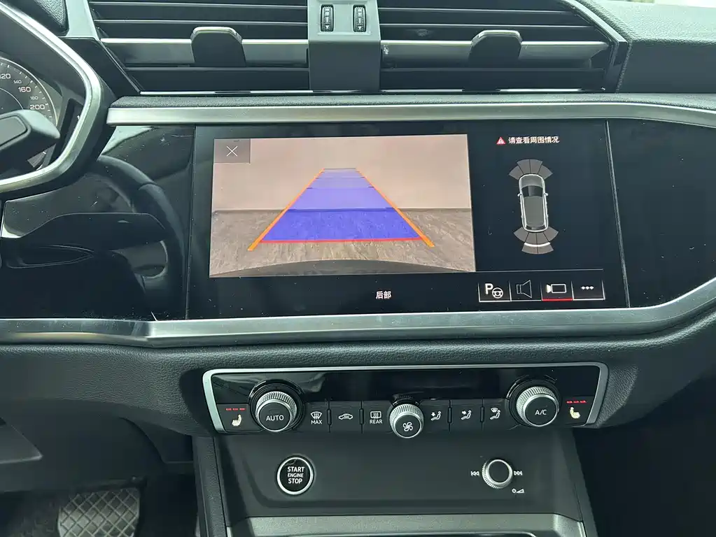 Audi Q3 2023 — фото 16