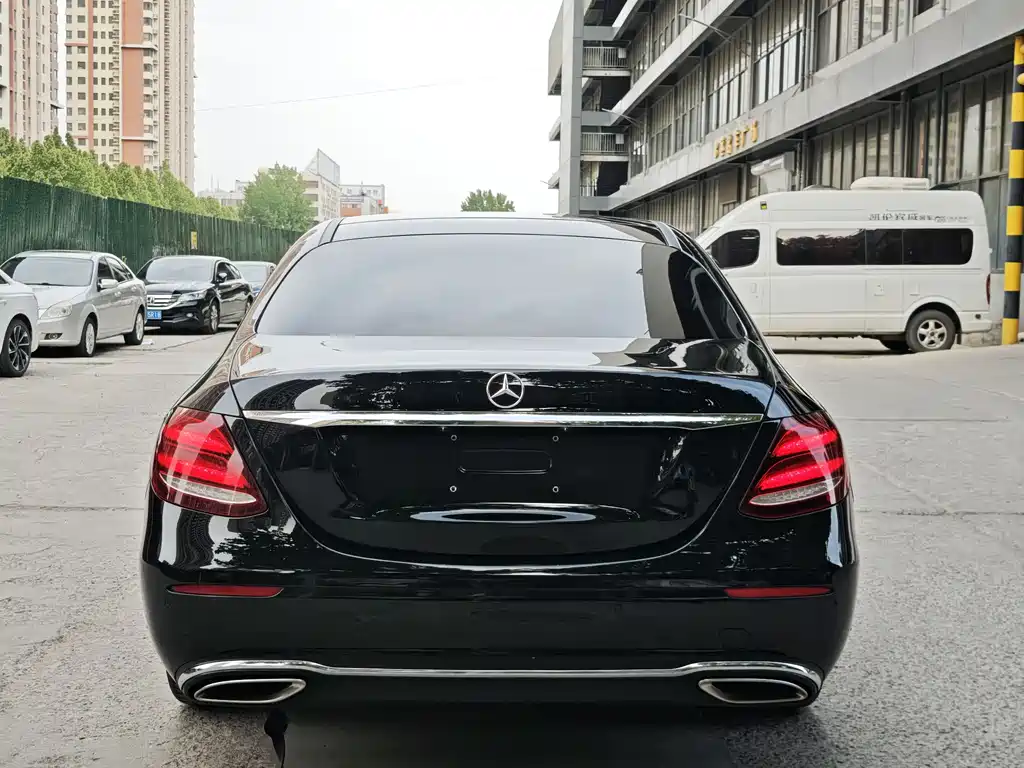 Mercedes-Benz E-Class 2018 — фото 9