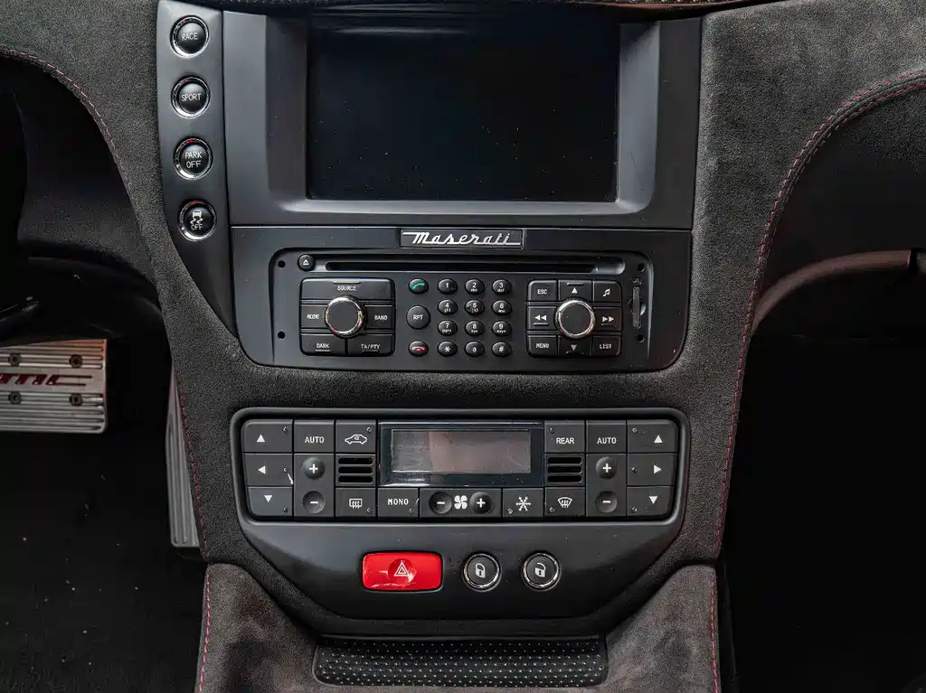 Maserati Granturismo 2013 — фото 15