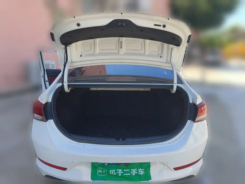 Hyundai Verna 2017 — фото 10