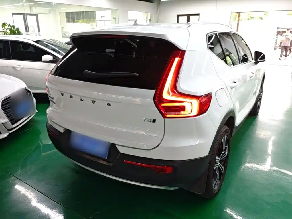 Volvo XC40 2021