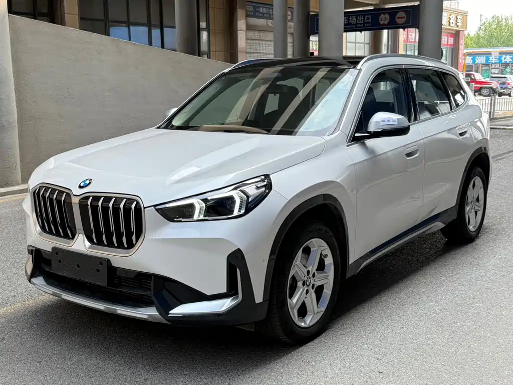 BMW X1 2023 — фото 1