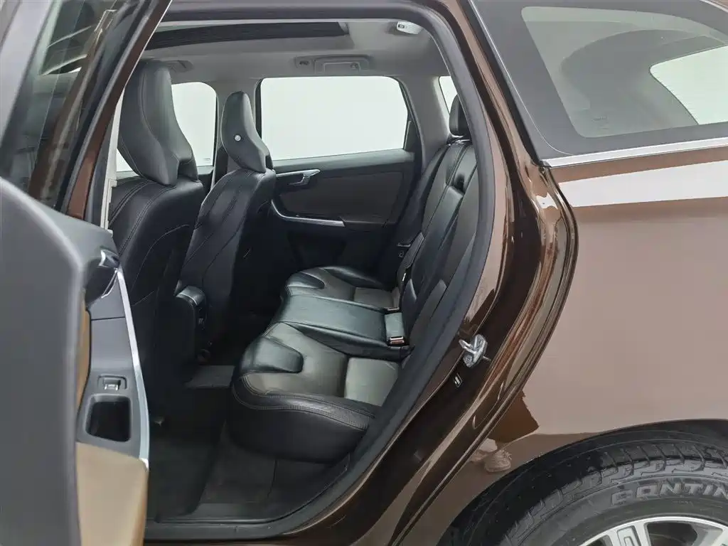 Volvo XC60 2016 — фото 15