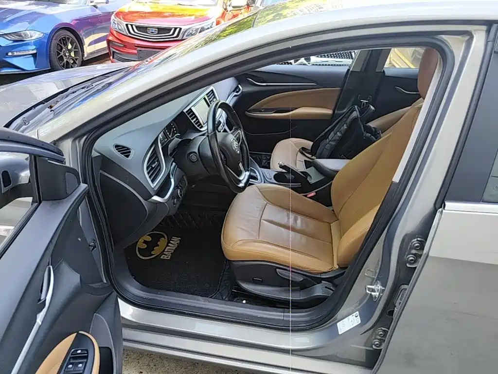 Buick Excelle 2018 — фото 16