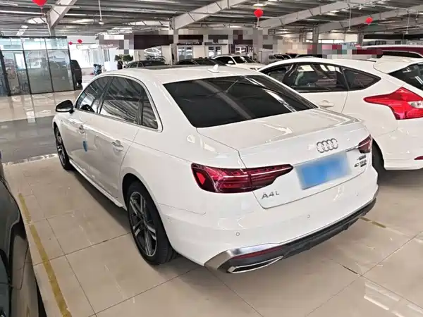 Audi A4L 2021