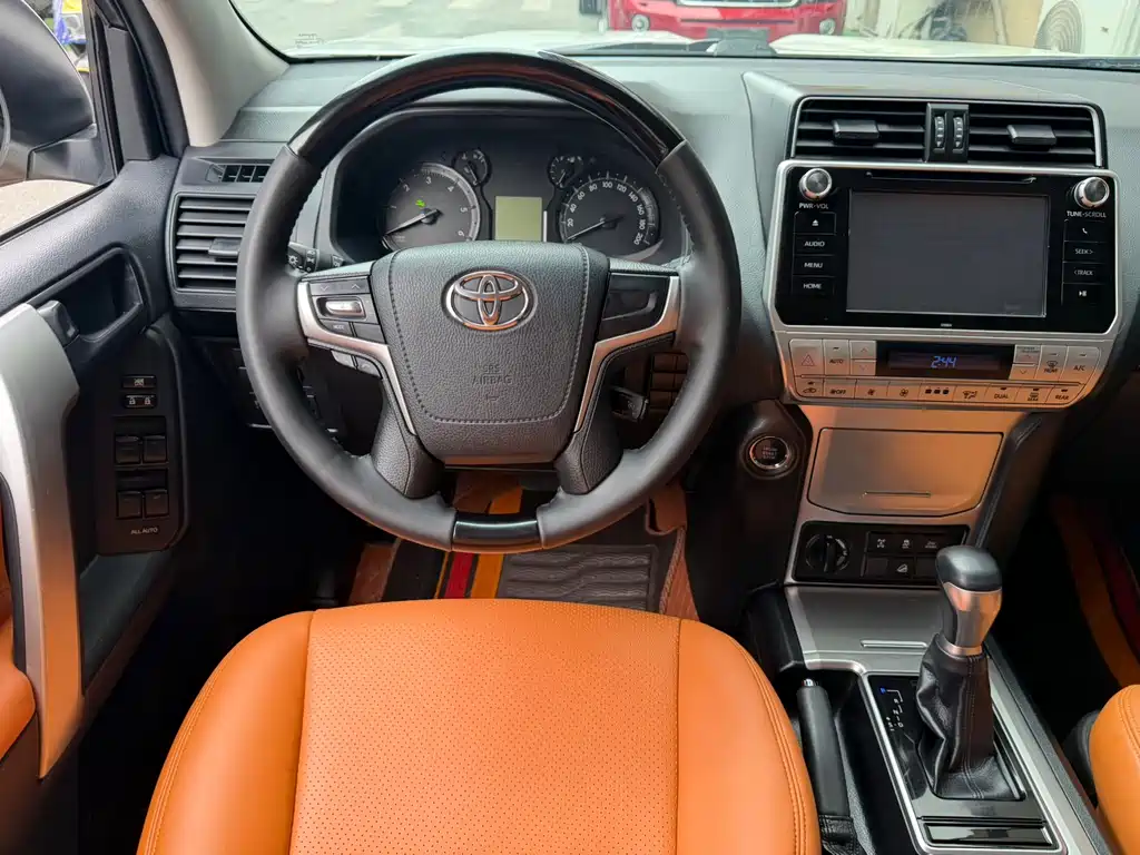 Toyota Prado 2020 — фото 10