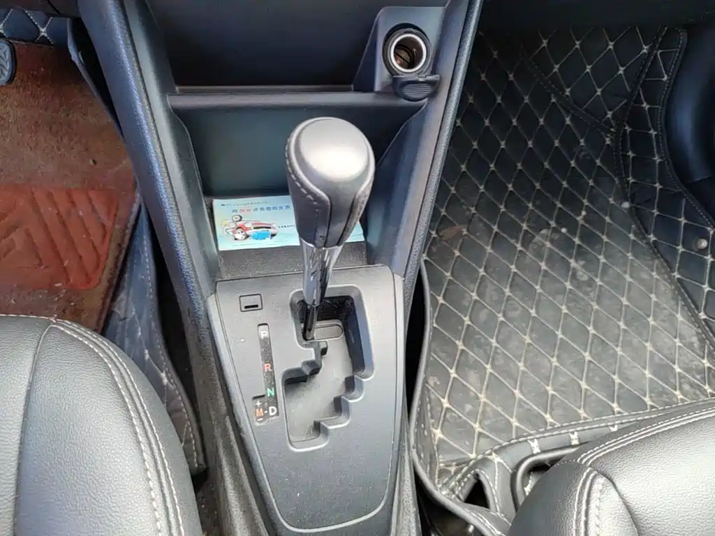Toyota Yaris L 2018 — фото 14