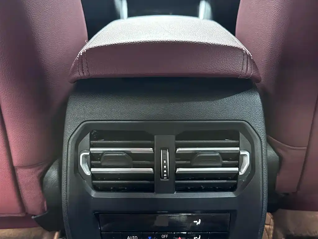 BMW 3 Series 2023 — фото 16