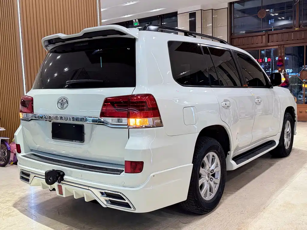 Toyota Land Cruiser 2012
