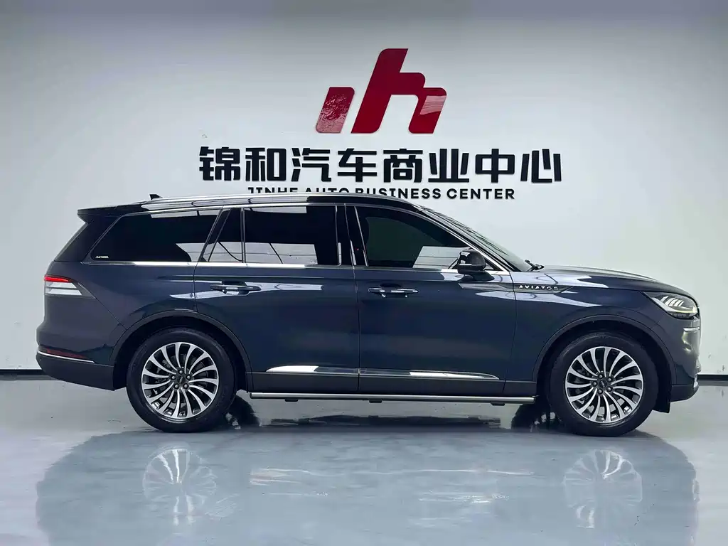 Lincoln Aviator 2021 — фото 11