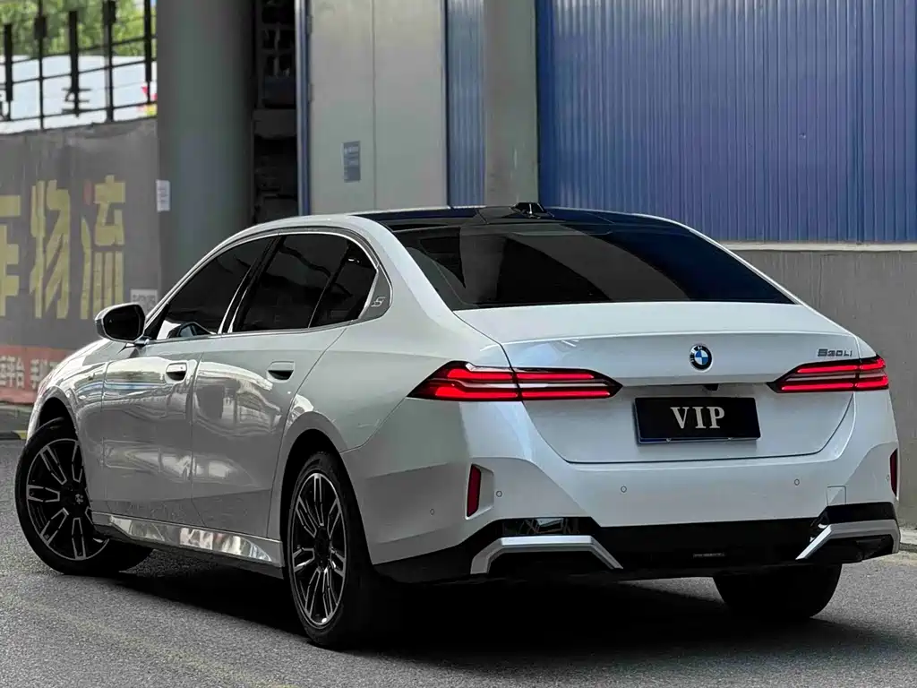 BMW 5 Series 2025