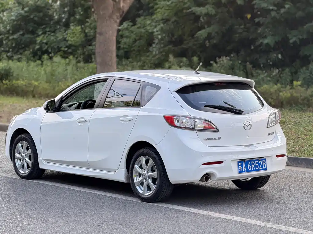 Mazda 3 Xingcheng 2015 — фото 3