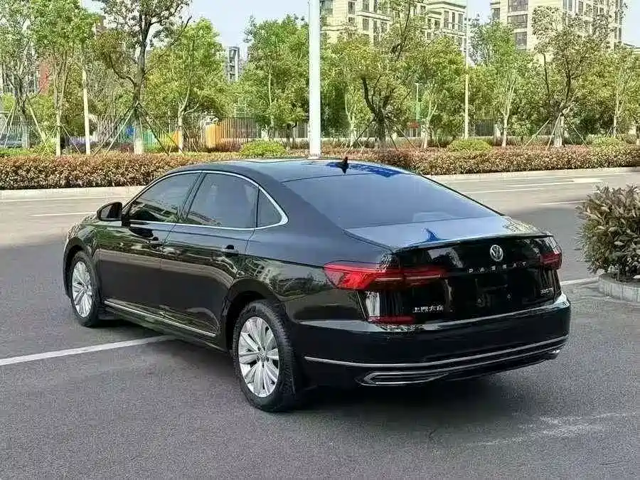 Volkswagen Passat 2023