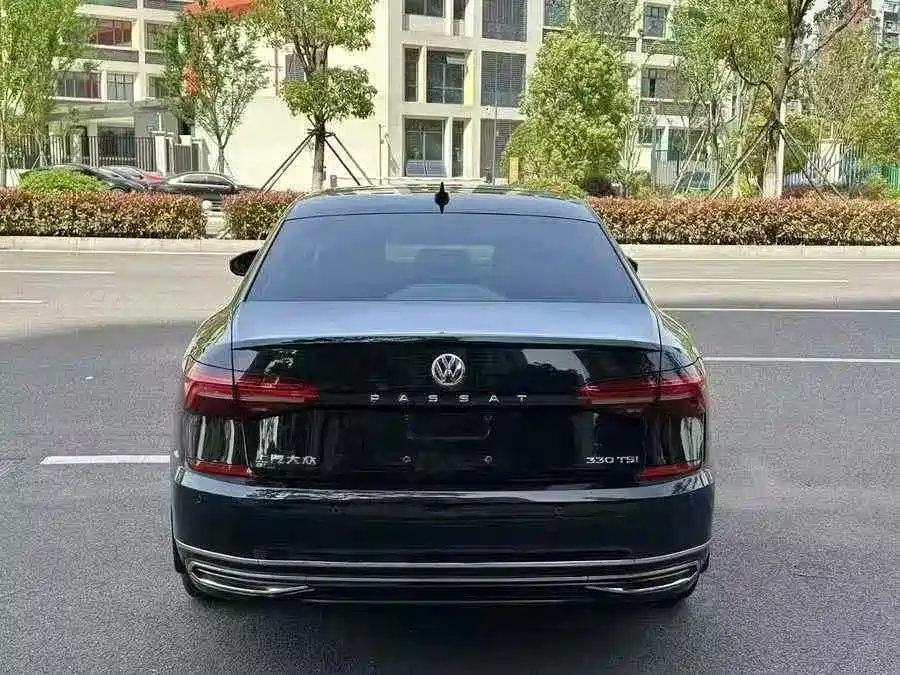 Volkswagen Passat 2023