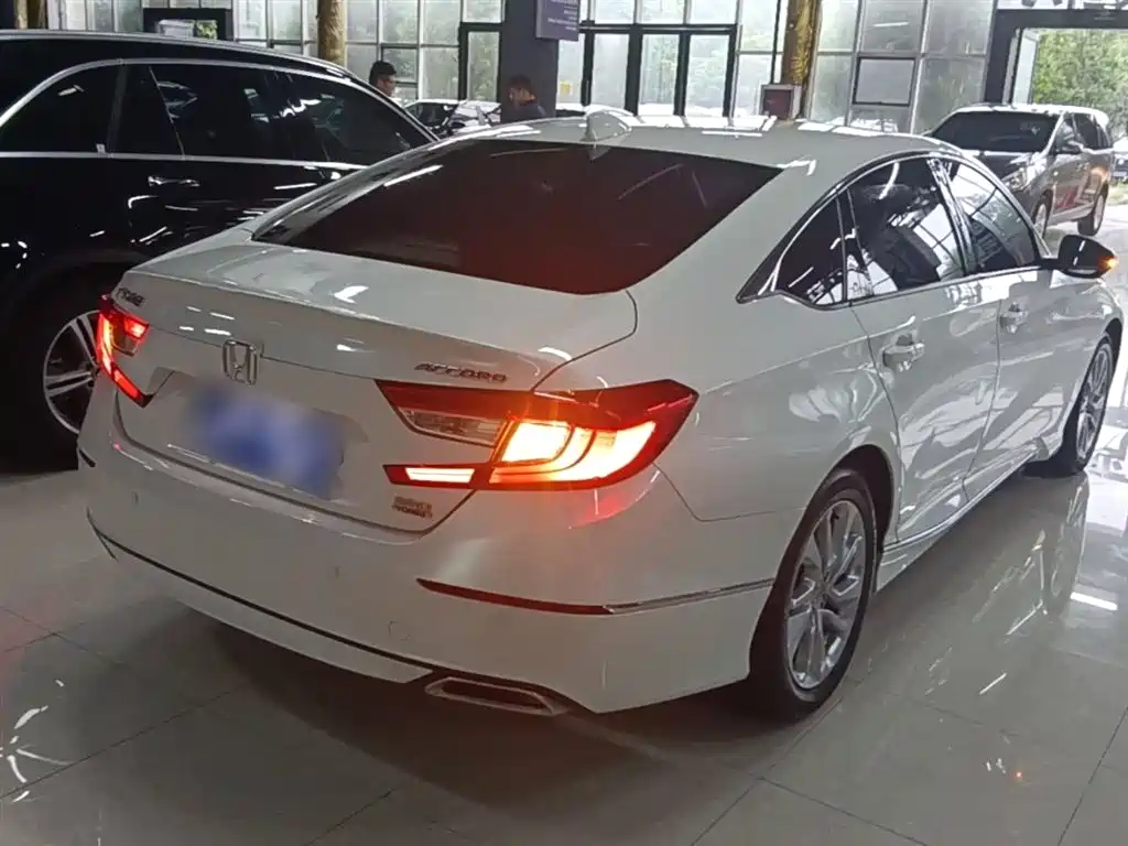 Honda Accord 2019 — фото 7