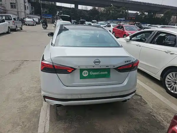 Nissan Teana 2023