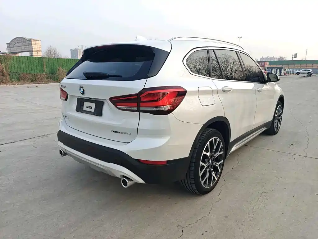 BMW X1 2022 — фото 4