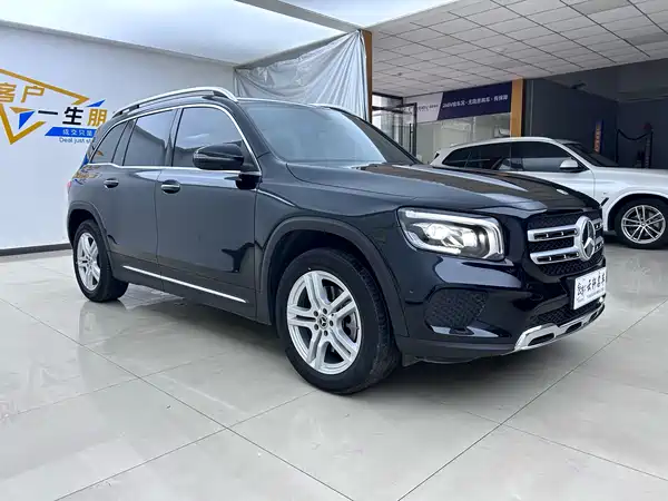 Mercedes-Benz GLB 2023