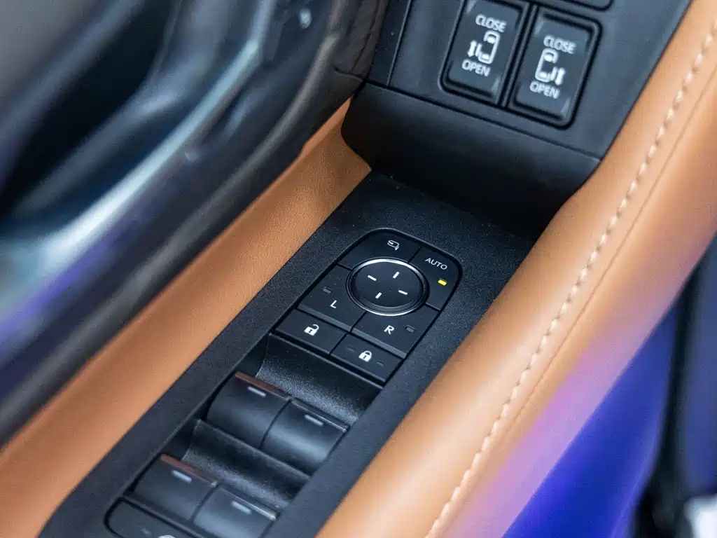 Toyota Alphard — фото 6