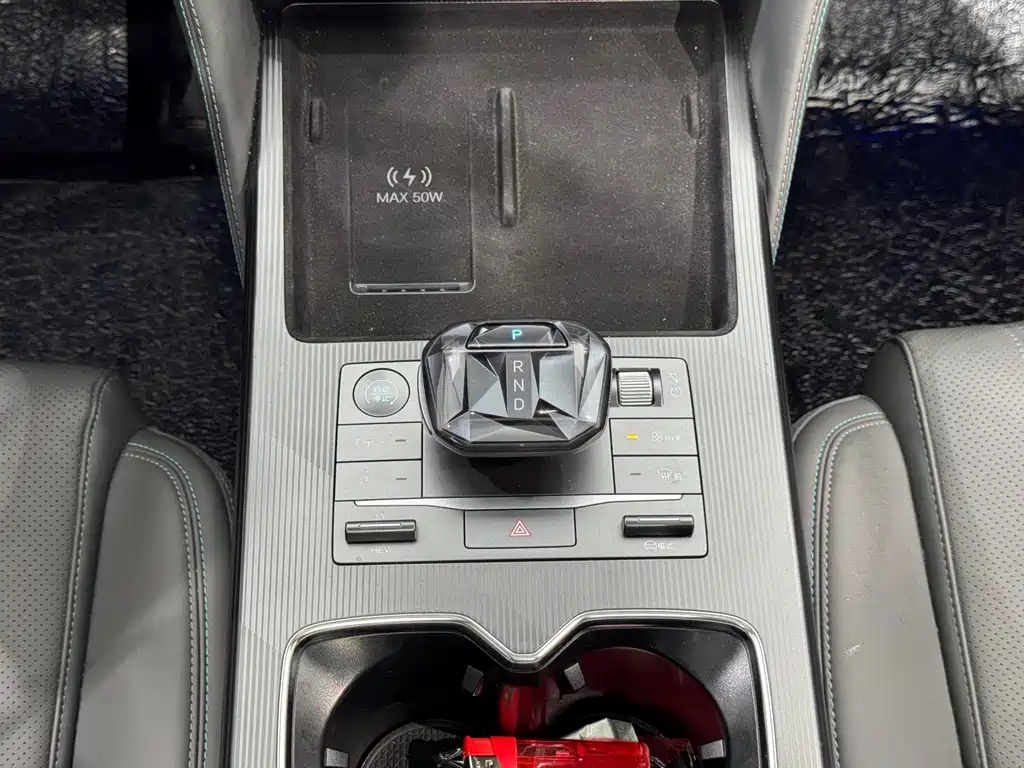 BYD Song L DM-i 2025 — фото 14