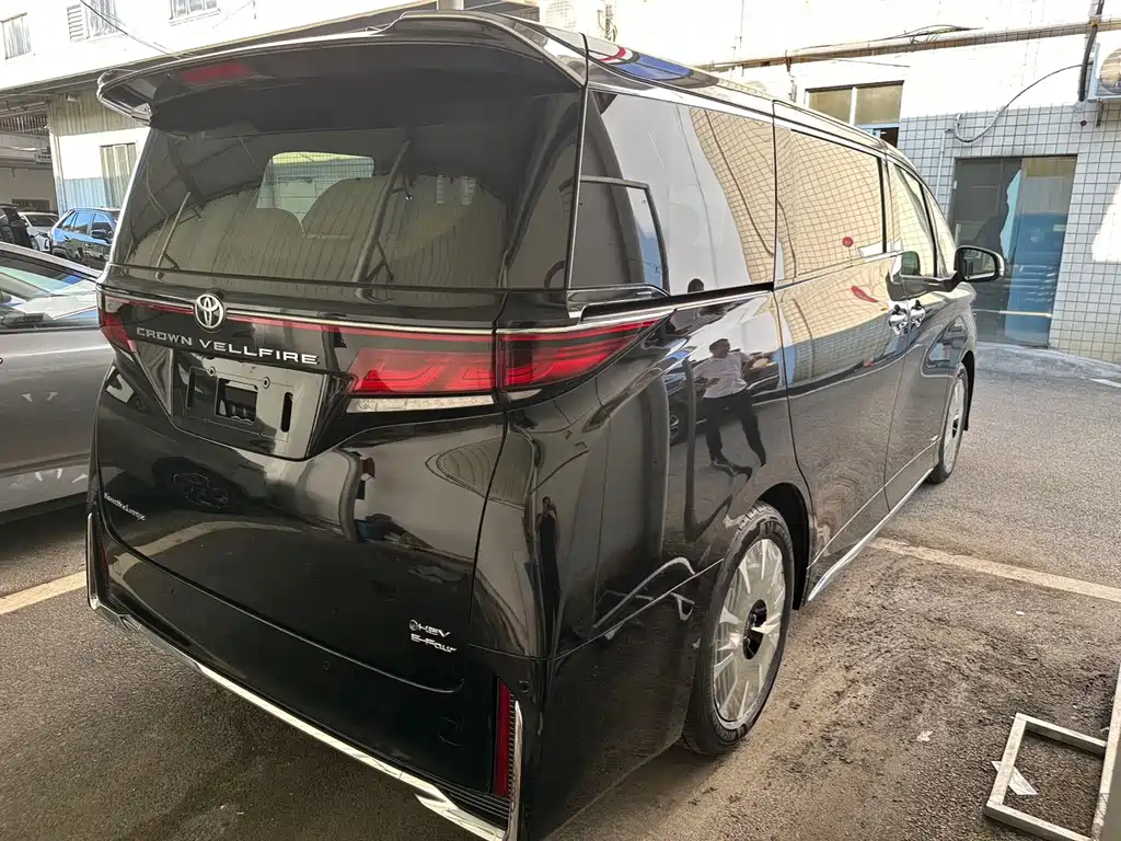 Toyota Vellfire 2025 — фото 7