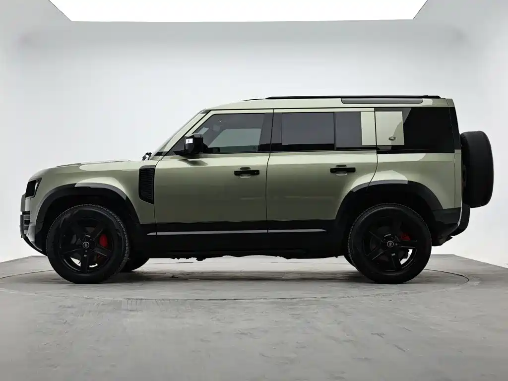 Land Rover Defender 2021 — фото 6