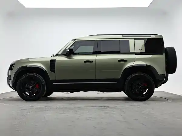 Land Rover Defender 2021
