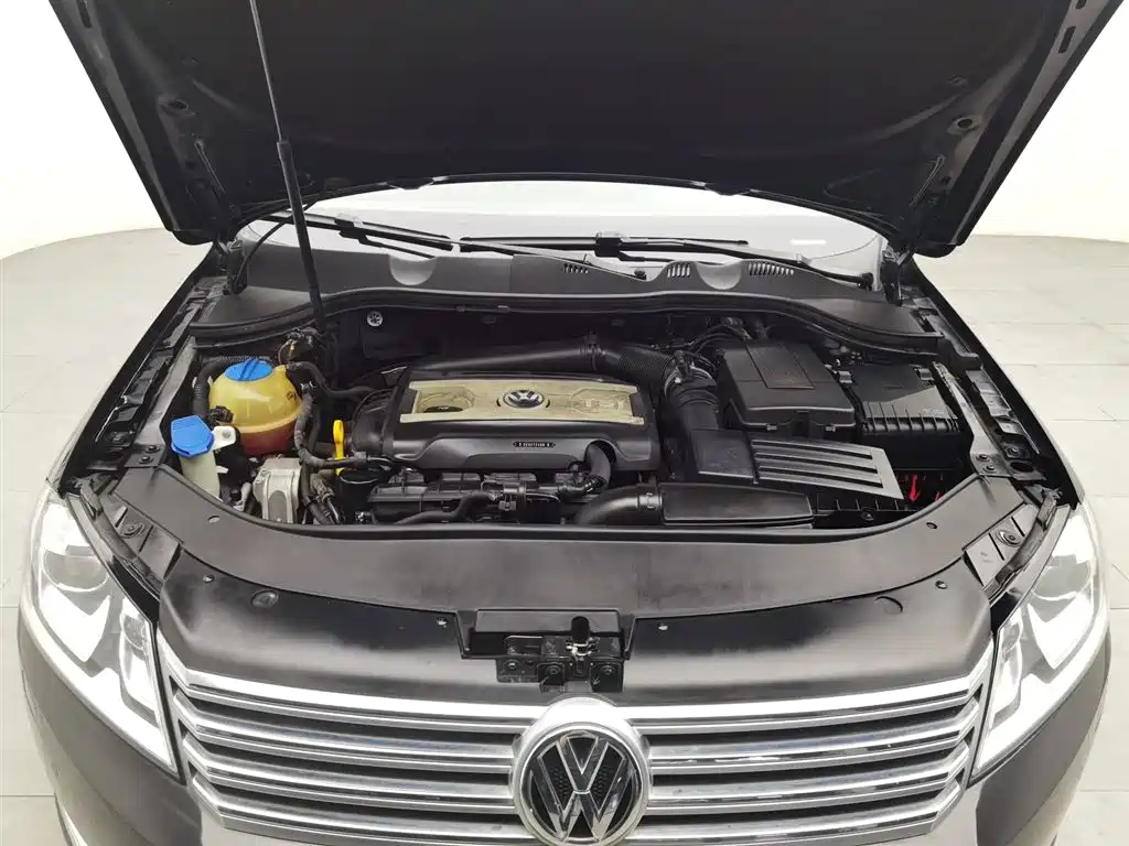 Volkswagen Magotan 2015