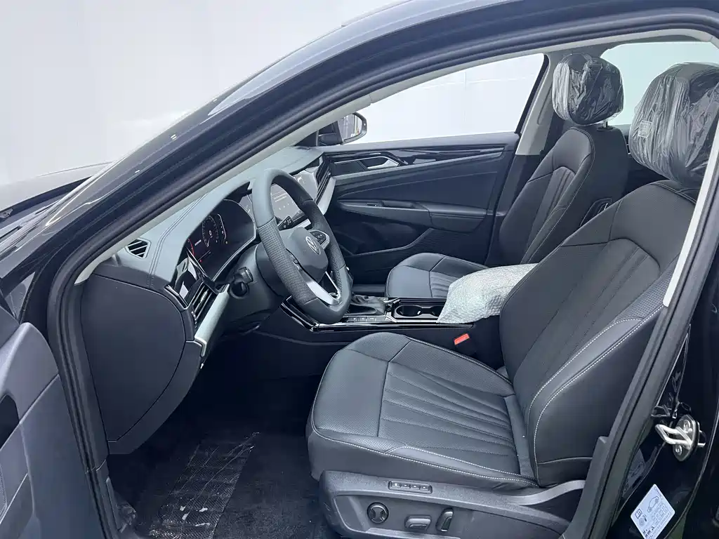 Volkswagen Passat — фото 24