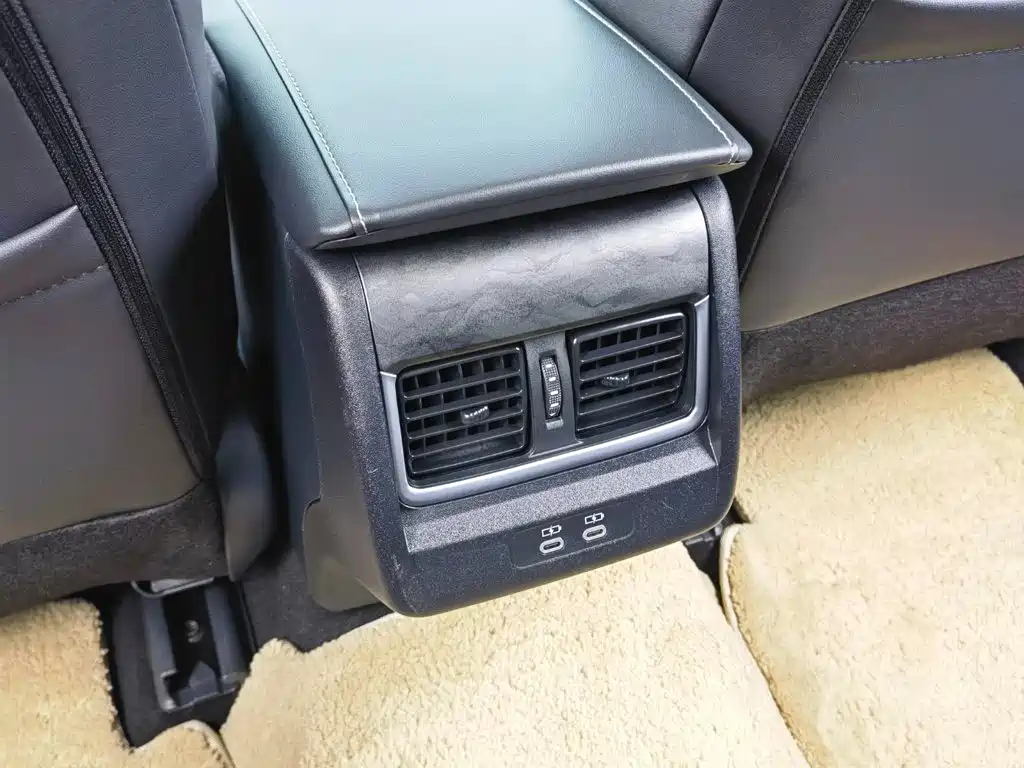 Toyota Camry 2024 — фото 26