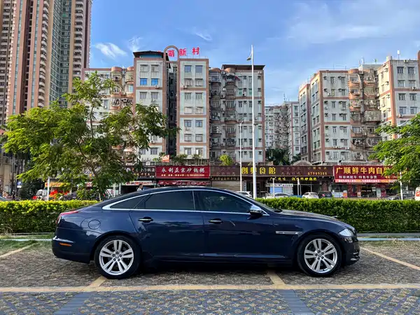 Jaguar XJ 2013