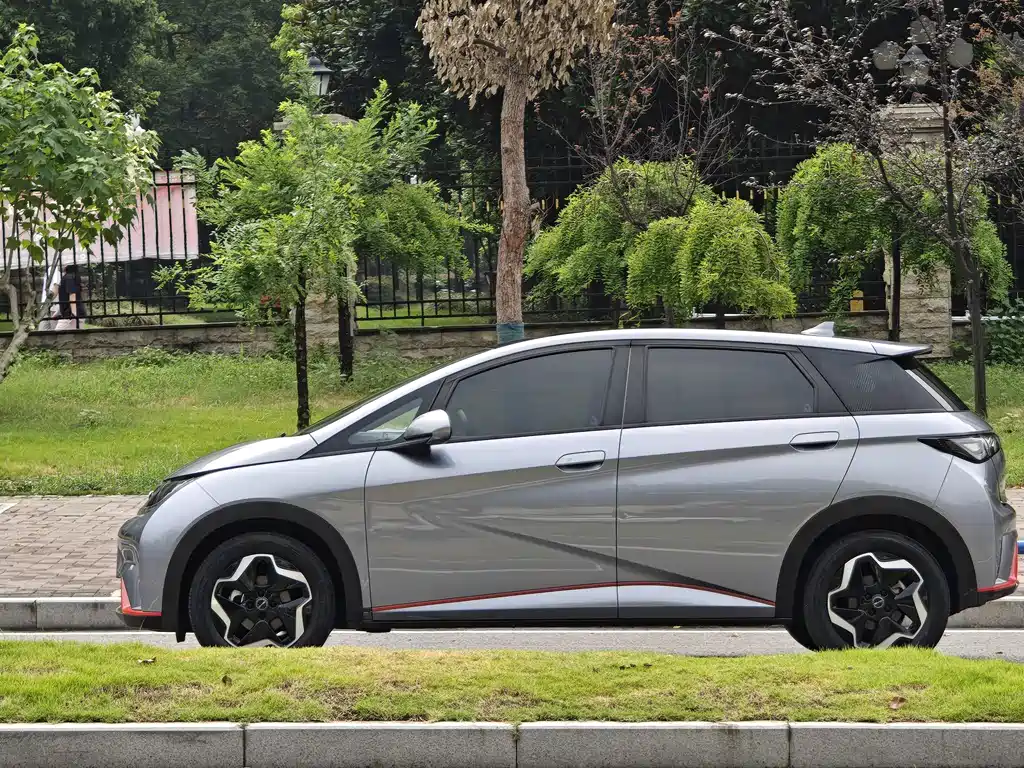 BYD Dolphin 2023