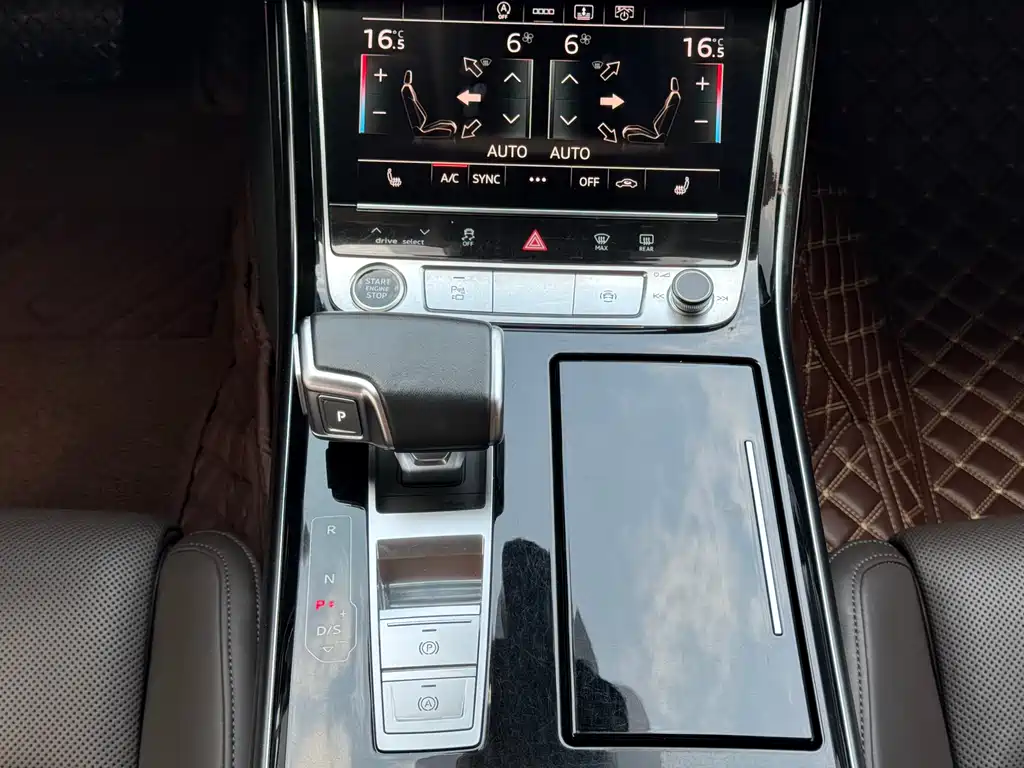 Audi A8 2020 — фото 8
