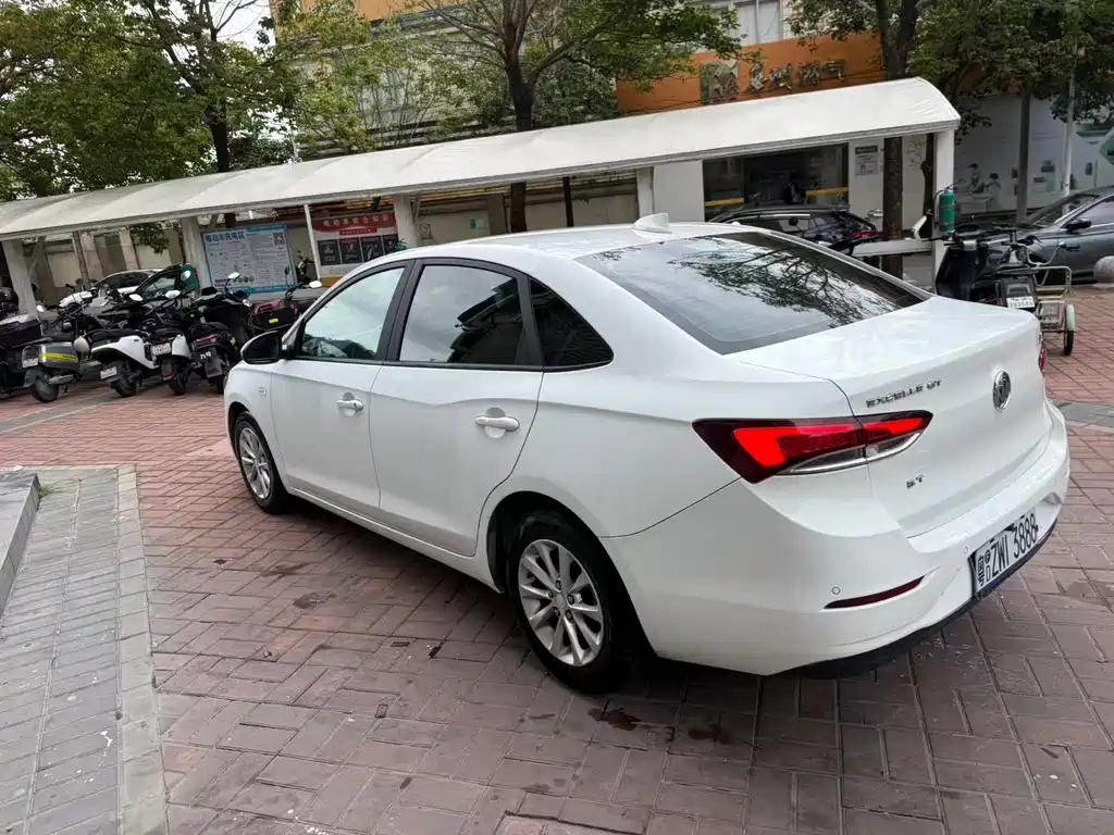 Buick Excelle 2018 — фото 9