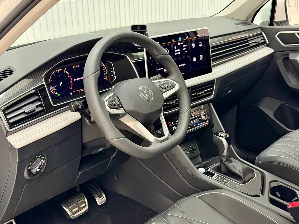 Volkswagen Tiguan L 2025 — фото 24