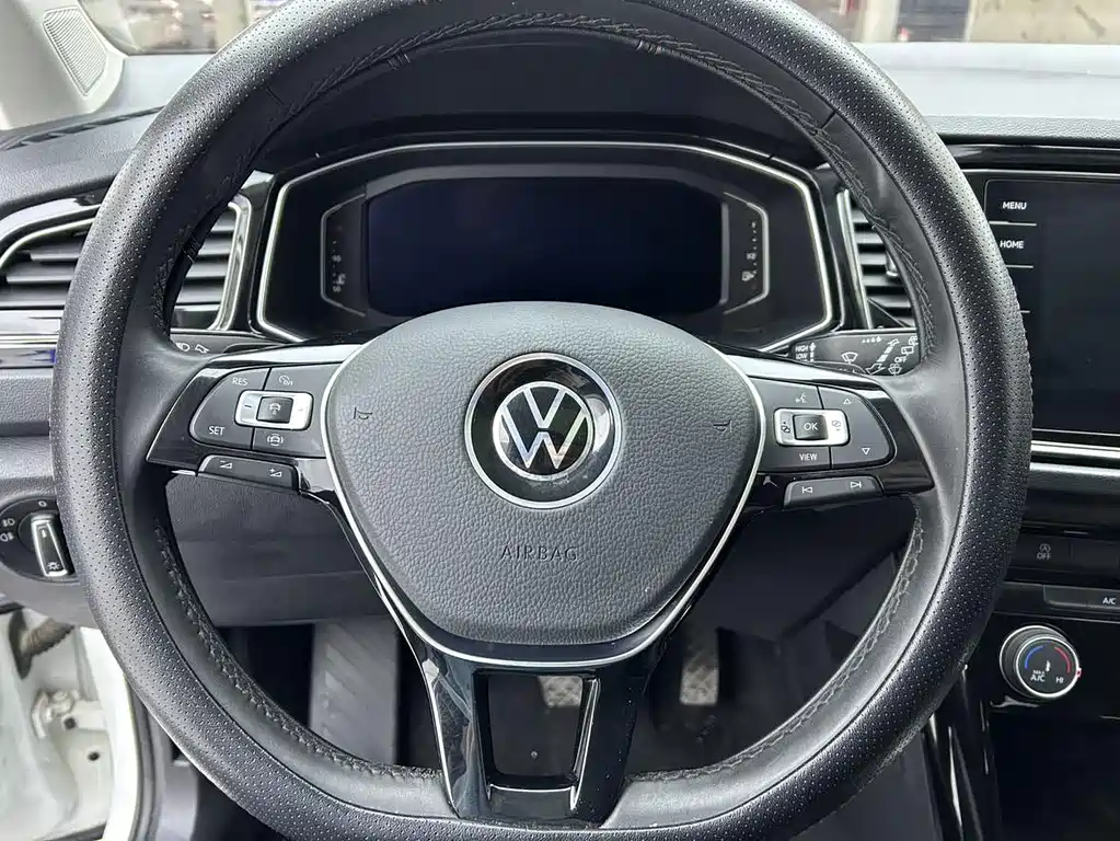 Volkswagen T-Roc 2022 — фото 10