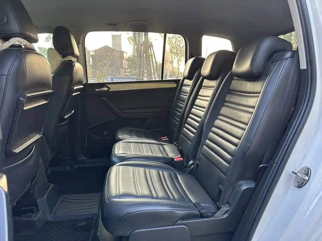 Volkswagen Touran 2018 — фото 29