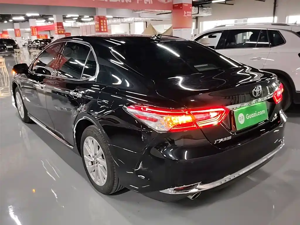 Toyota Camry 2024 — фото 5
