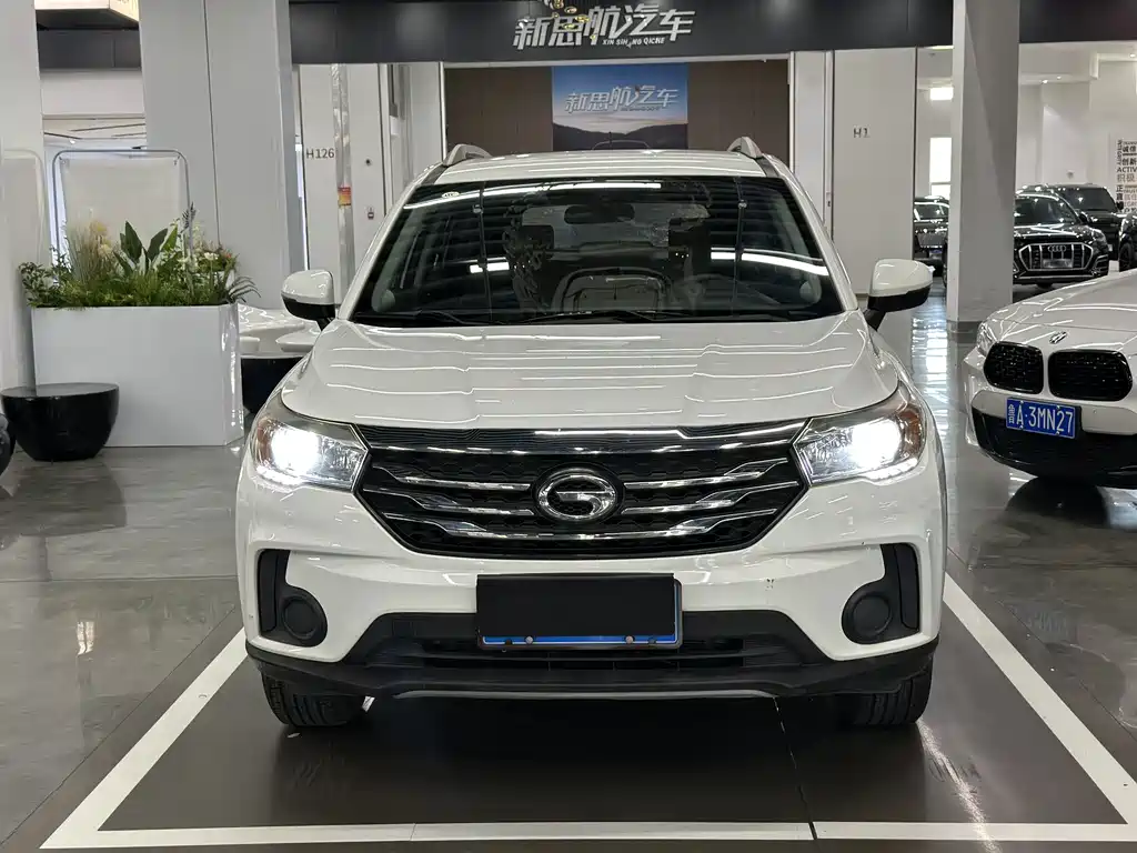 GAC Trumpchi GS4 2017 — фото 2