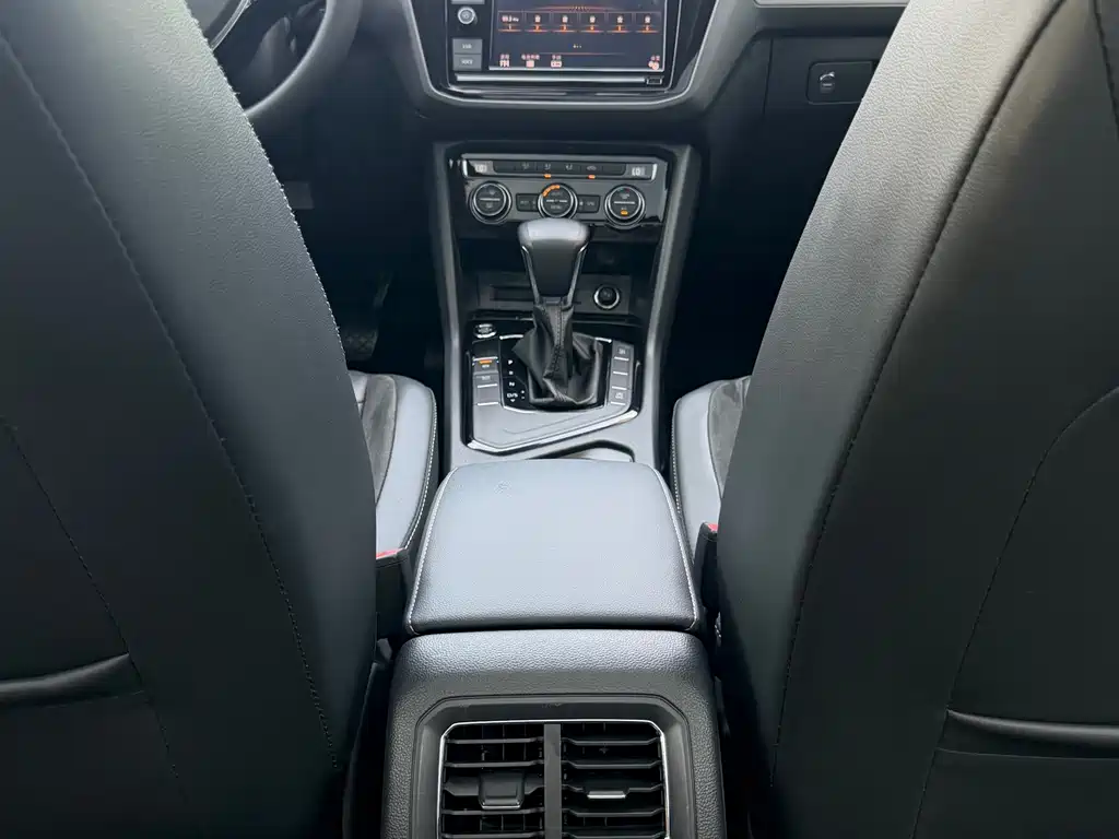 Volkswagen Tiguan L 2019 — фото 14